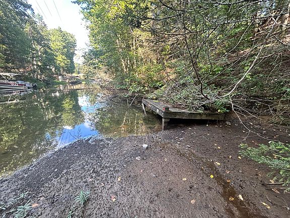 2nd image of 300 Boulder Dr
