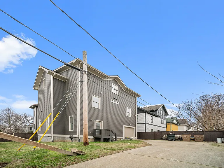 900 Phillips St — Photo 29