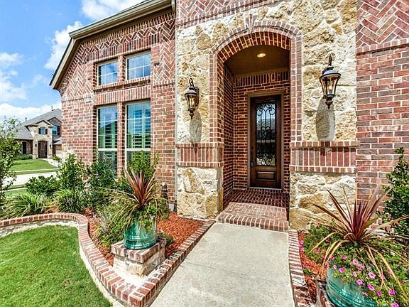 3rd image of 485 Hilltop Dr
