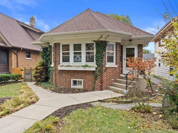 2643 South Linebarger TERRACE, Milwaukee, WI 53207