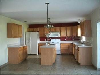 4th image of 146 Pinefield Dr