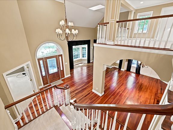 3rd image of 9070 Woodacre Blvd