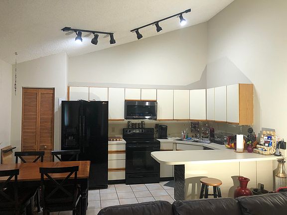 2nd image of 5601 Eagle Lake Dr