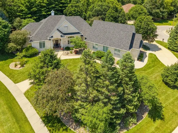 3310 Bayberry Cir, Ames, IA 50014