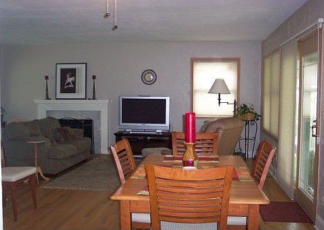 3rd image of 1124 Sherman Ave