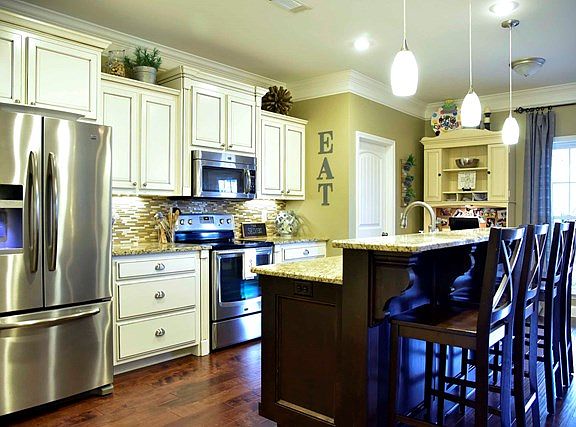4th image of 104 Live Oak Dr