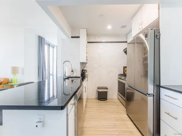 144-27 Sanford Avenue image 3 of 29