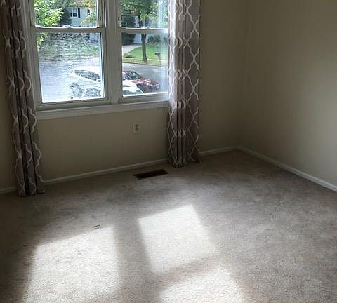 3rd image of 5 Leyton Ct