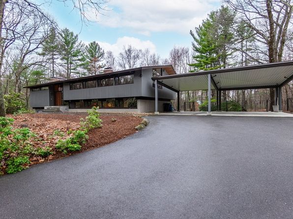 183 Indian Hl, Carlisle, MA 01741