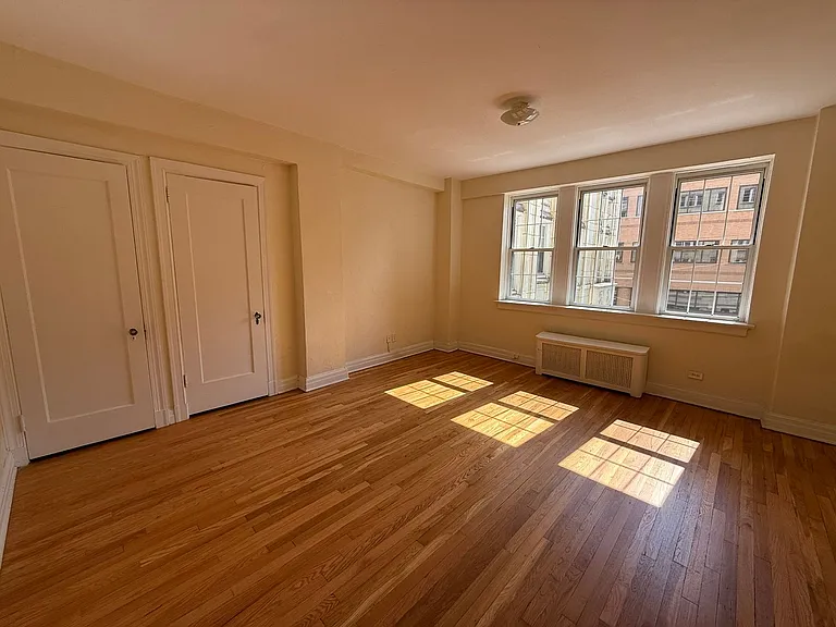 New King Edward Apartments — Photo 126