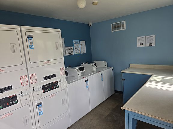 3rd image of 1003 W 9th St #13