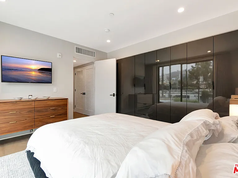 1017 N Croft Ave #Penthouse 01 — Photo 5