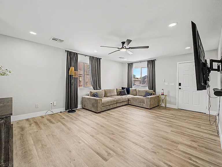 1566 S 220th Dr — Photo 5