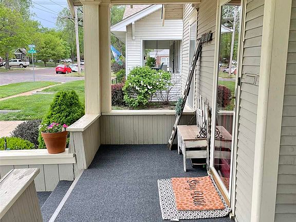2nd image of 402 E 12th Ave