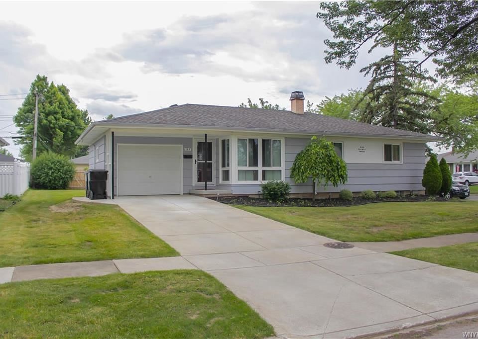 1st image of 133 Kingsbury Ln