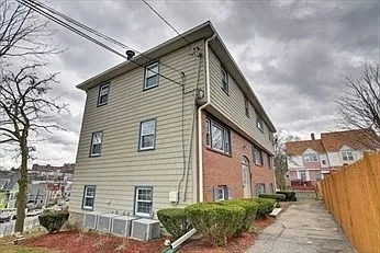 30 Trull St Photo 1