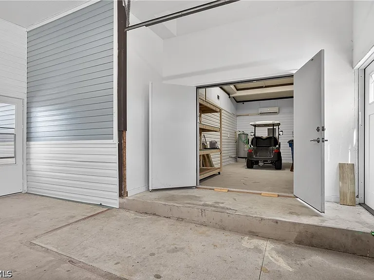 3864 Royal Palm Dr — Photo 23