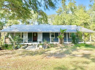 233 Skeeter Rd, Ponce De Leon, FL 32455