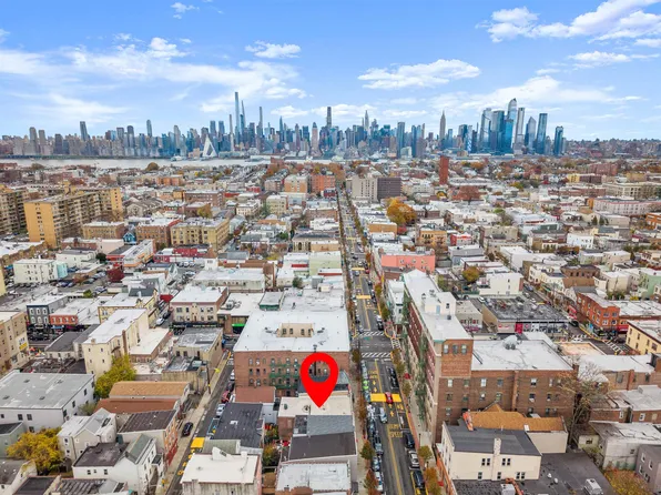 510 43rd Street image 8 of 32