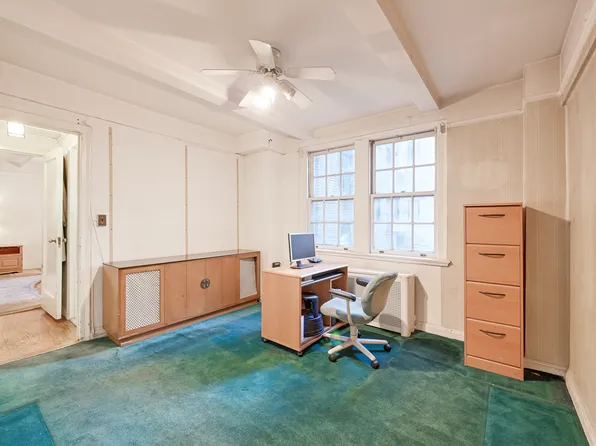 324 East 41st Street image 10 of 17