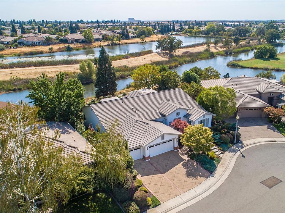 1st image of 109 Lasso Lake Ct