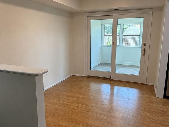 4th image of 70 Orchard Ct