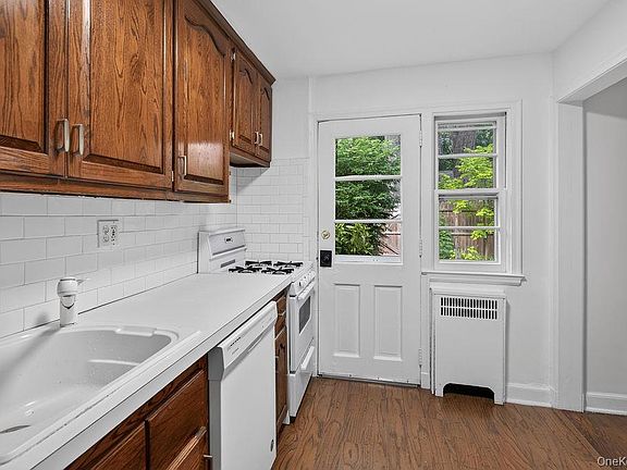 5th image of 30 Pondview Road #K