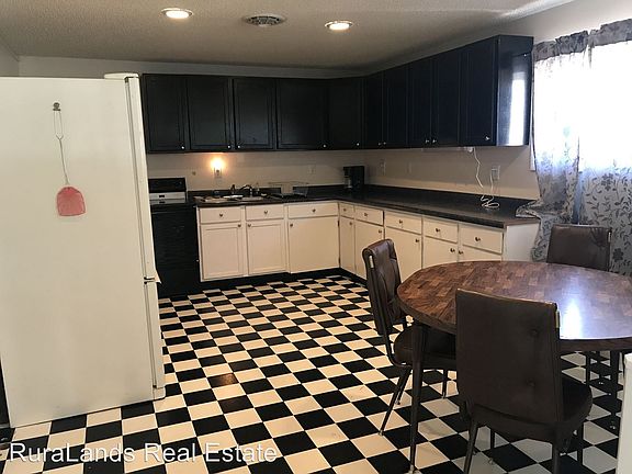 4th image of 614 W Adams Ave