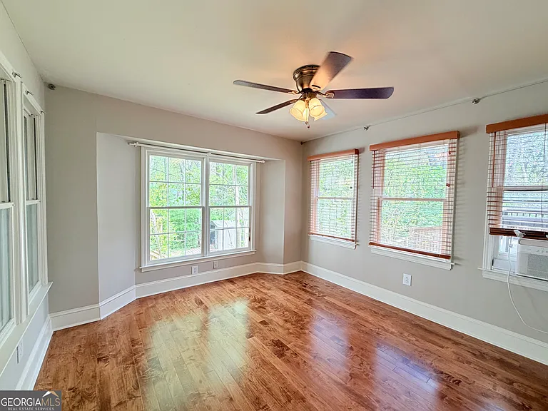 356 Georgia Ave SE — Photo 10