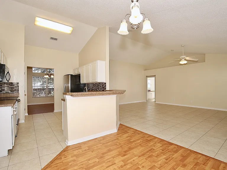 1804 Peace Pl — Photo 1