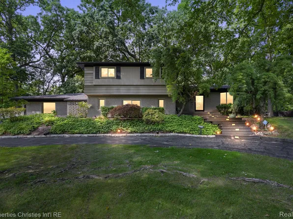 31431 W Stonewood Ct, Farmington Hills, MI 48334