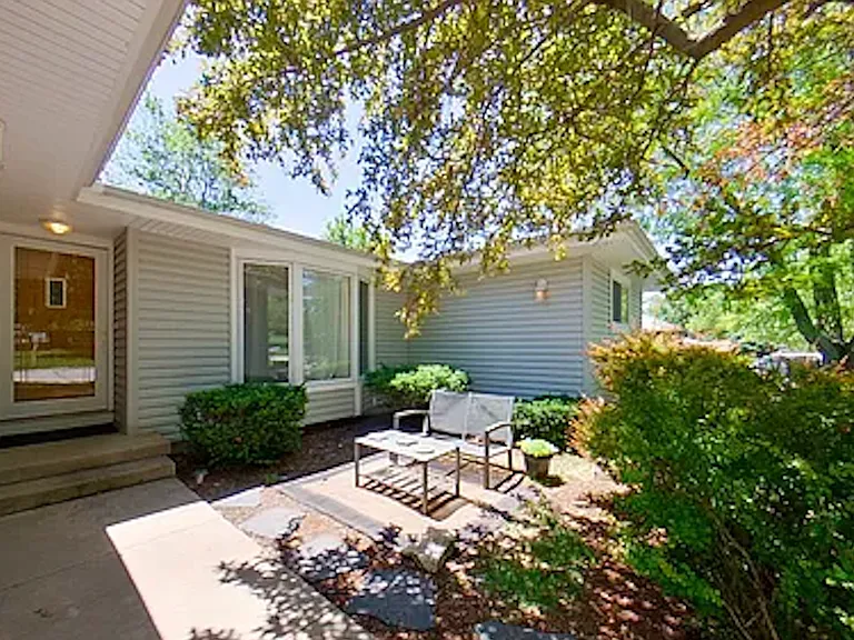 3101 Arbor Dr — Photo 2