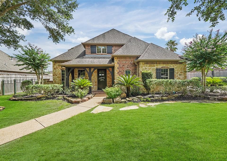 1st image of 26 Waters Lake Blvd