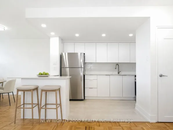 33 Erskine Ave #611, Toronto, ON M4P 1Y6