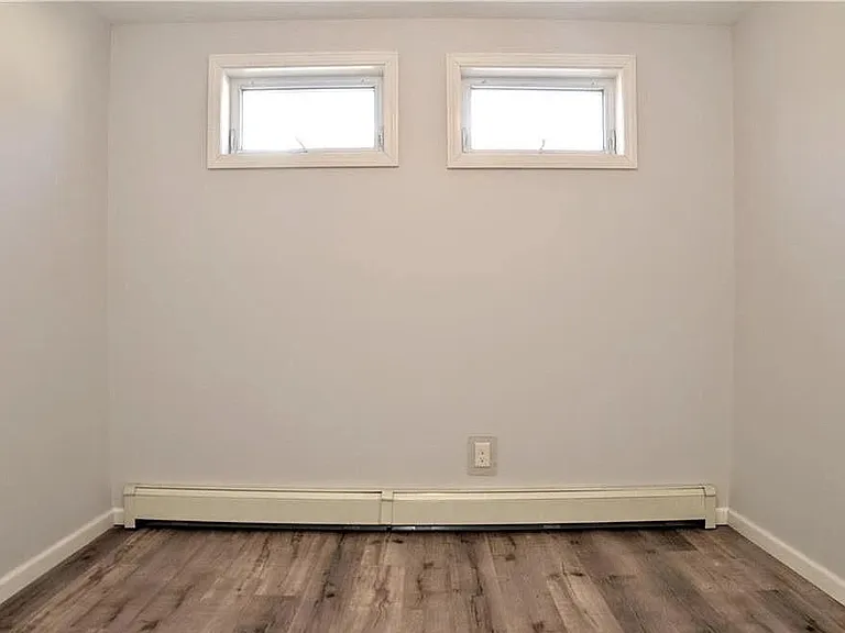 118 Webb Ave — Photo 14