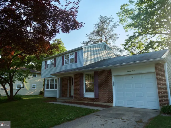 34 Hillside Rd, Stratford, NJ 08084