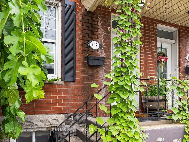 439 Kent St — Photo 2