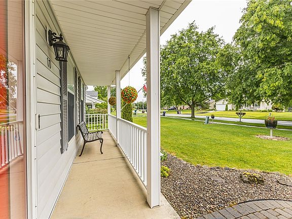 2nd image of 17 Sungrove Ln
