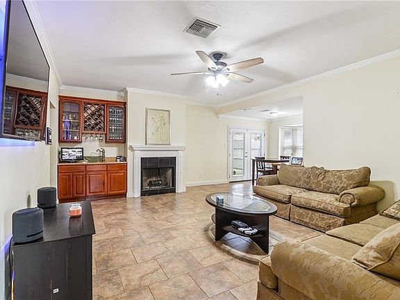 3rd image of 8010 Sandpiper Dr