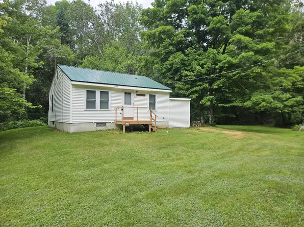 10 Moosehorn Road, Abbot, ME 04406