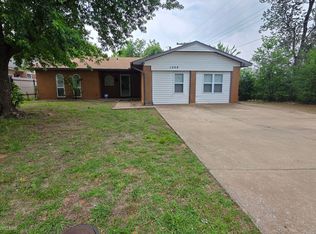 1008 Willow Brook Dr, Midwest City, OK 73110