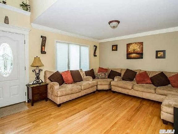 4th image of 29 New York Ave