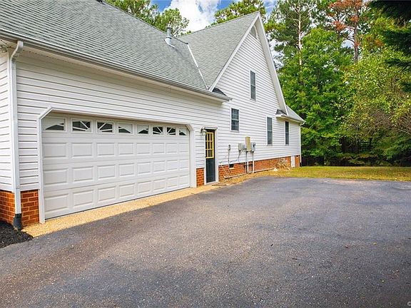 3rd image of 5024 Lippingham Dr