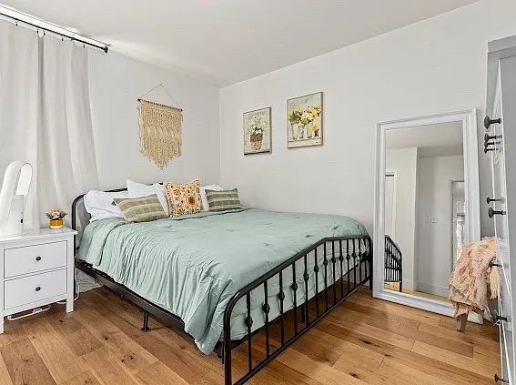 1207 E Minnezona Ave — Photo 5