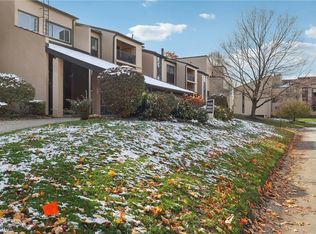 1006 Bunker Dr APT 204, Fairlawn, OH 44333