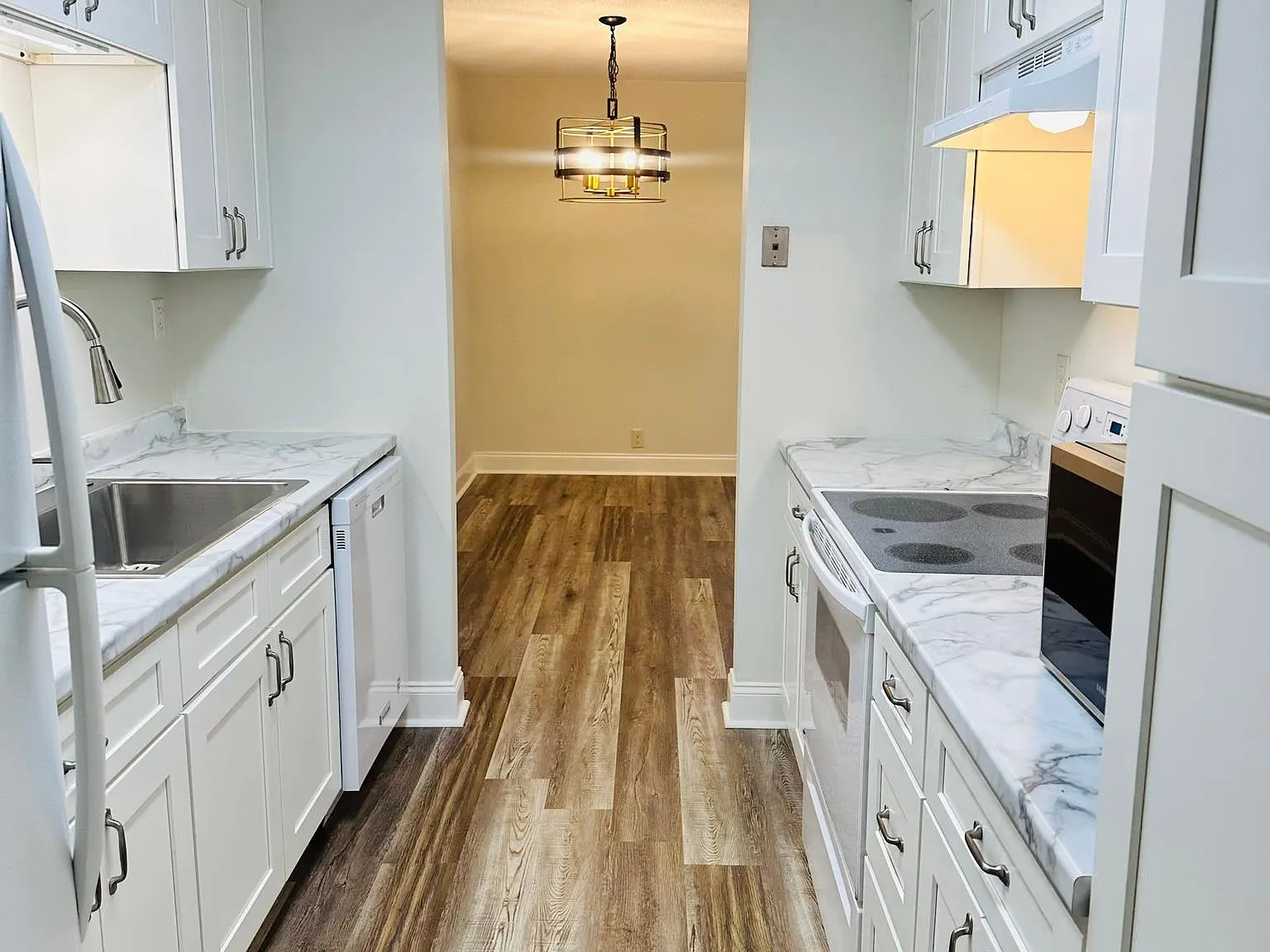 477 Canberra Dr — Photo 4