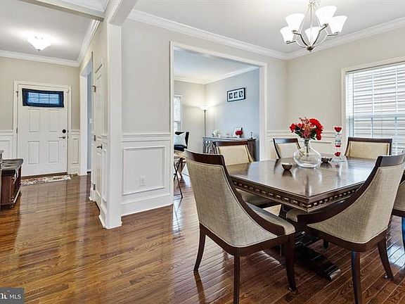 4th image of 210 Armata Dr