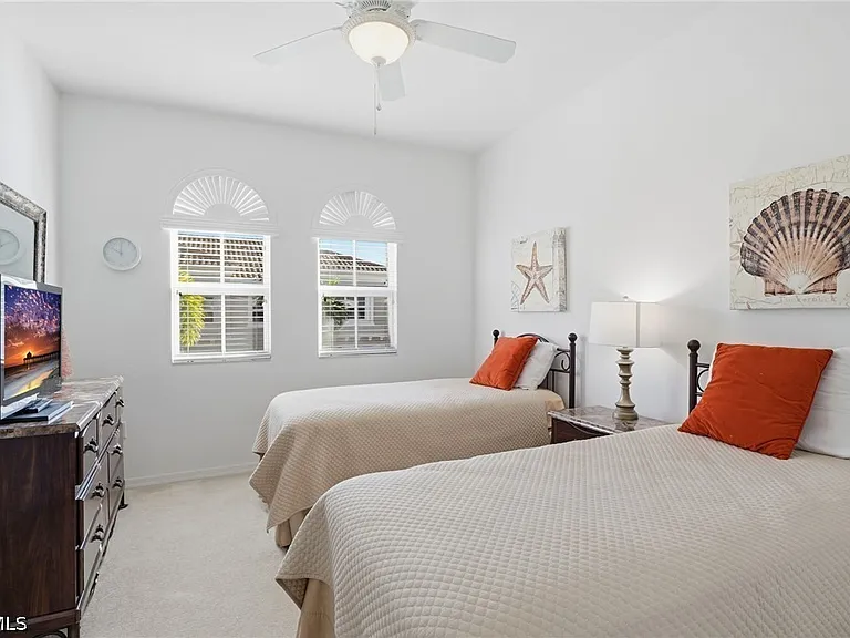 8560 Violeta St #204 — Photo 23