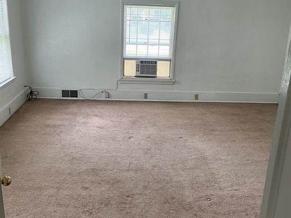 4th image of 1512 E Gardner Ln #1