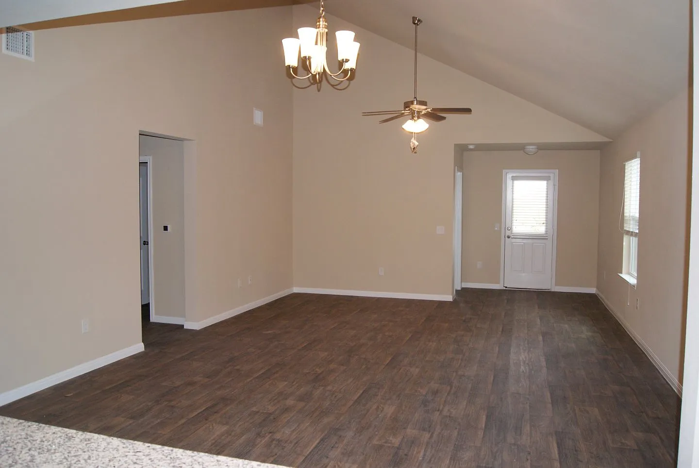 4 bed, 1908 sqft, $2,250 — Photo 4
